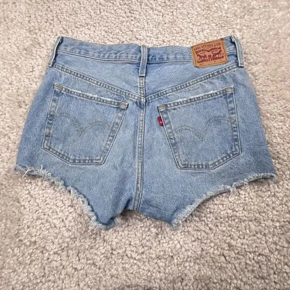 Levi's 501 High Rise Shorts Weak In The Knees Light Wash - Picture 3 of 13